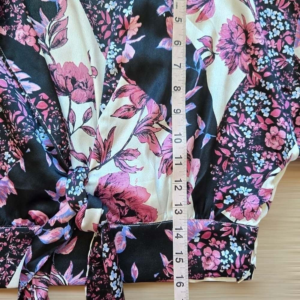 Forever 21 Floral Bell Sleeve Tie Front Cropped Blouse Size Large - Picture 7 of 10
